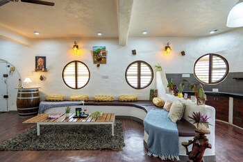 alaya stays khade farms 4bhk petfriendly