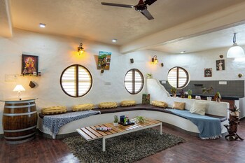 alaya stays khade farms 4bhk petfriendly