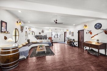 alaya stays khade farms 4bhk petfriendly