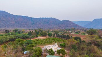 Alaya Stays Khade Farms 4Bhk Petfriendly,,2 star