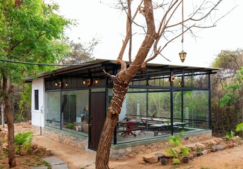 alaya stays khade farms 4bhk petfriendly