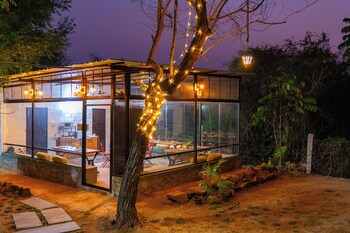 alaya stays khade farms 4bhk petfriendly