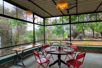 alaya stays khade farms 4bhk petfriendly