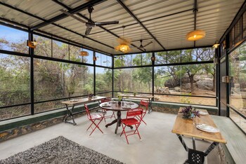 alaya stays khade farms 4bhk petfriendly