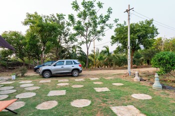 alaya stays khade farms 4bhk petfriendly