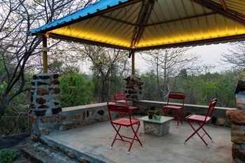 alaya stays khade farms 4bhk petfriendly