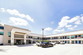 palace inn blue laura koppe rd