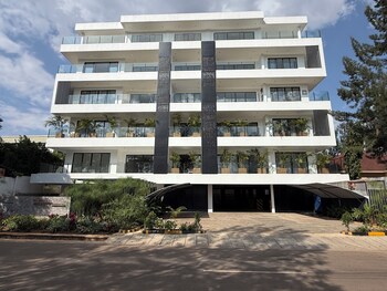 omica 1 residence