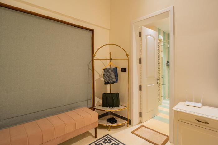 elivaas yashgeet 4 bhk villa with pool