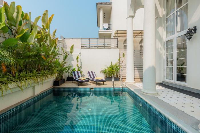 elivaas yashgeet 4 bhk villa with pool