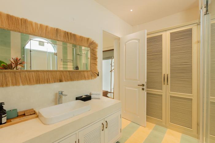 elivaas yashgeet 4 bhk villa with pool
