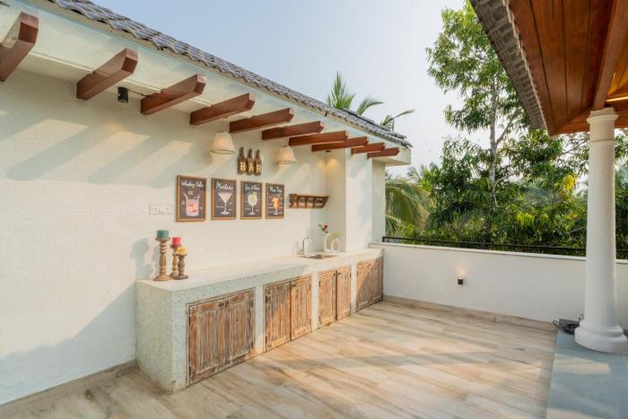 elivaas yashgeet 4 bhk villa with pool