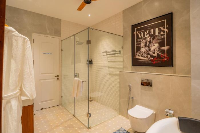 elivaas yashgeet 4 bhk villa with pool