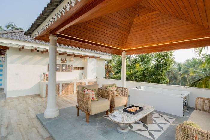 elivaas yashgeet 4 bhk villa with pool