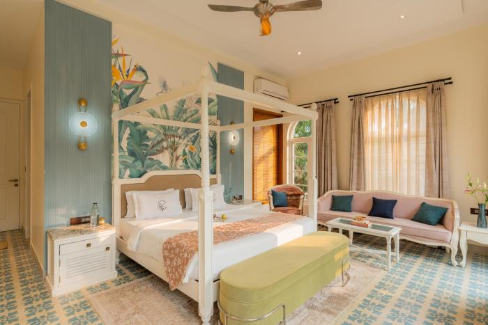 elivaas yashgeet 4 bhk villa with pool