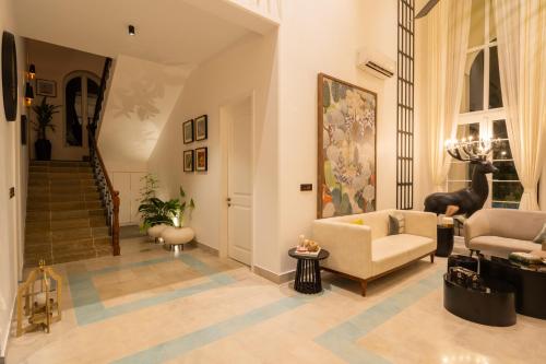elivaas yashgeet 4 bhk villa with pool