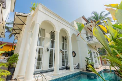 elivaas yashgeet 4 bhk villa with pool