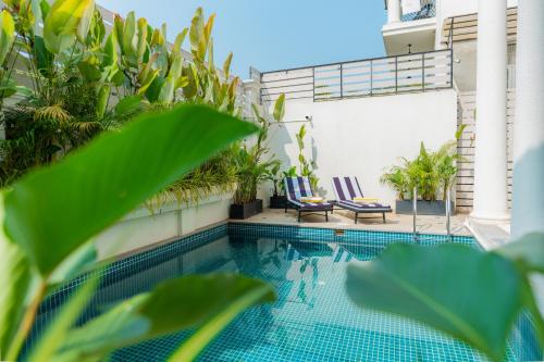 elivaas yashgeet 4 bhk villa with pool