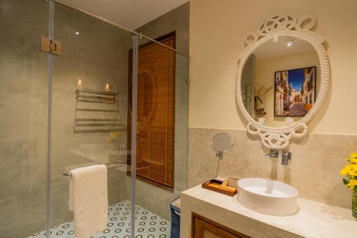 elivaas yashgeet 4 bhk villa with pool