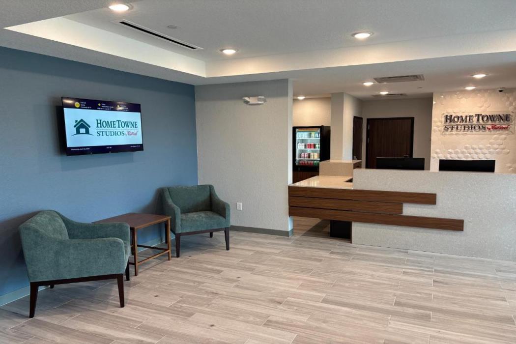 hometowne studios by red roof fort myers