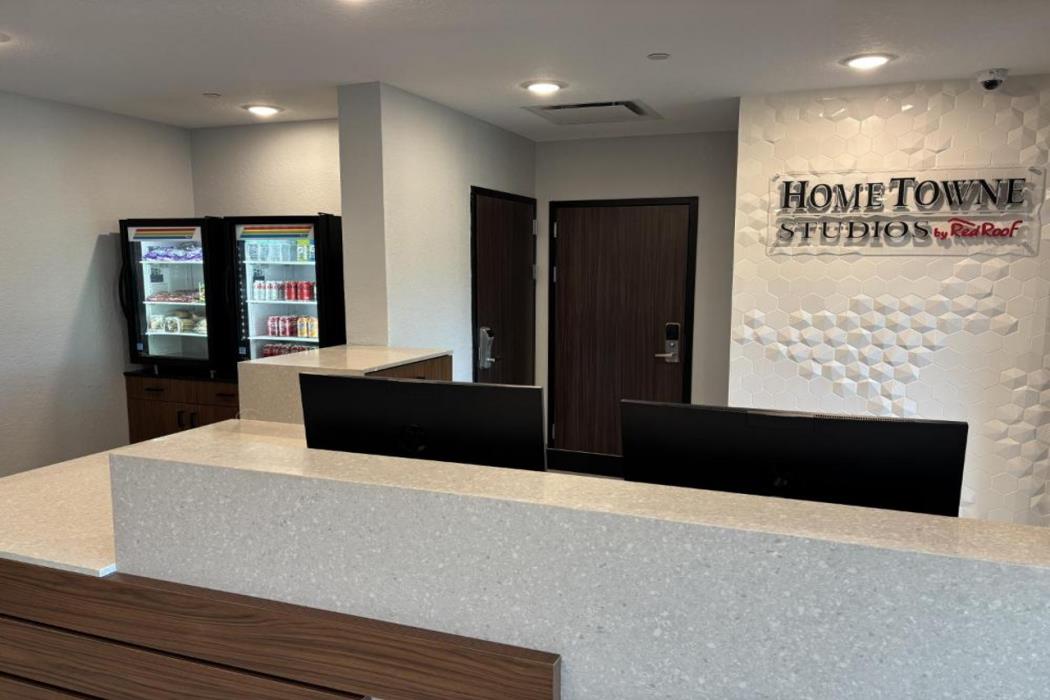 hometowne studios by red roof fort myers