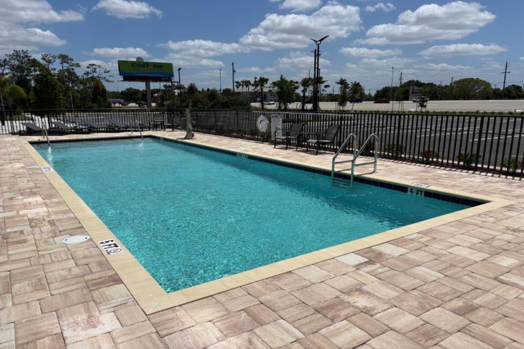 hometowne studios by red roof fort myers