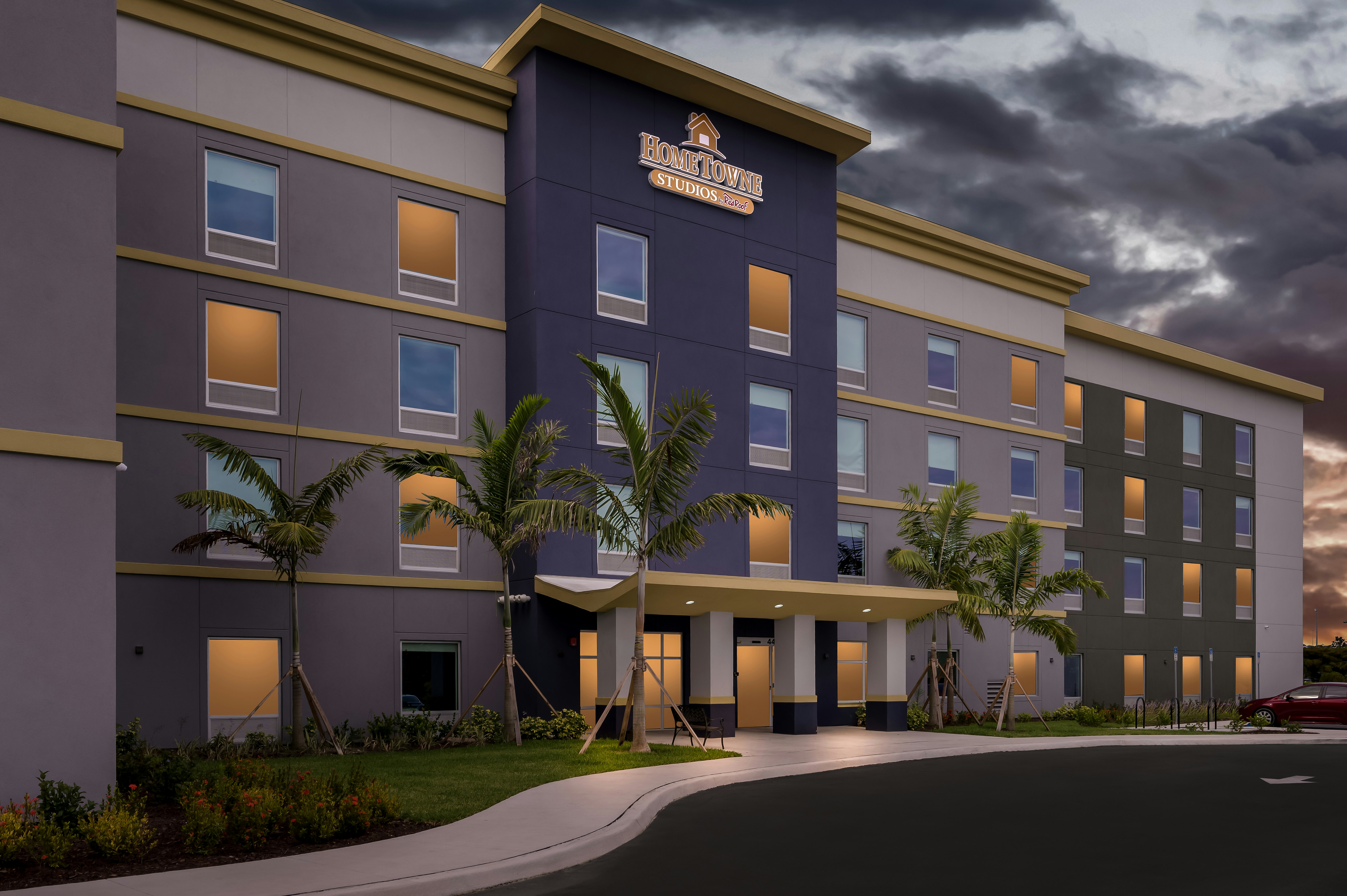 hometowne studios by red roof fort myers