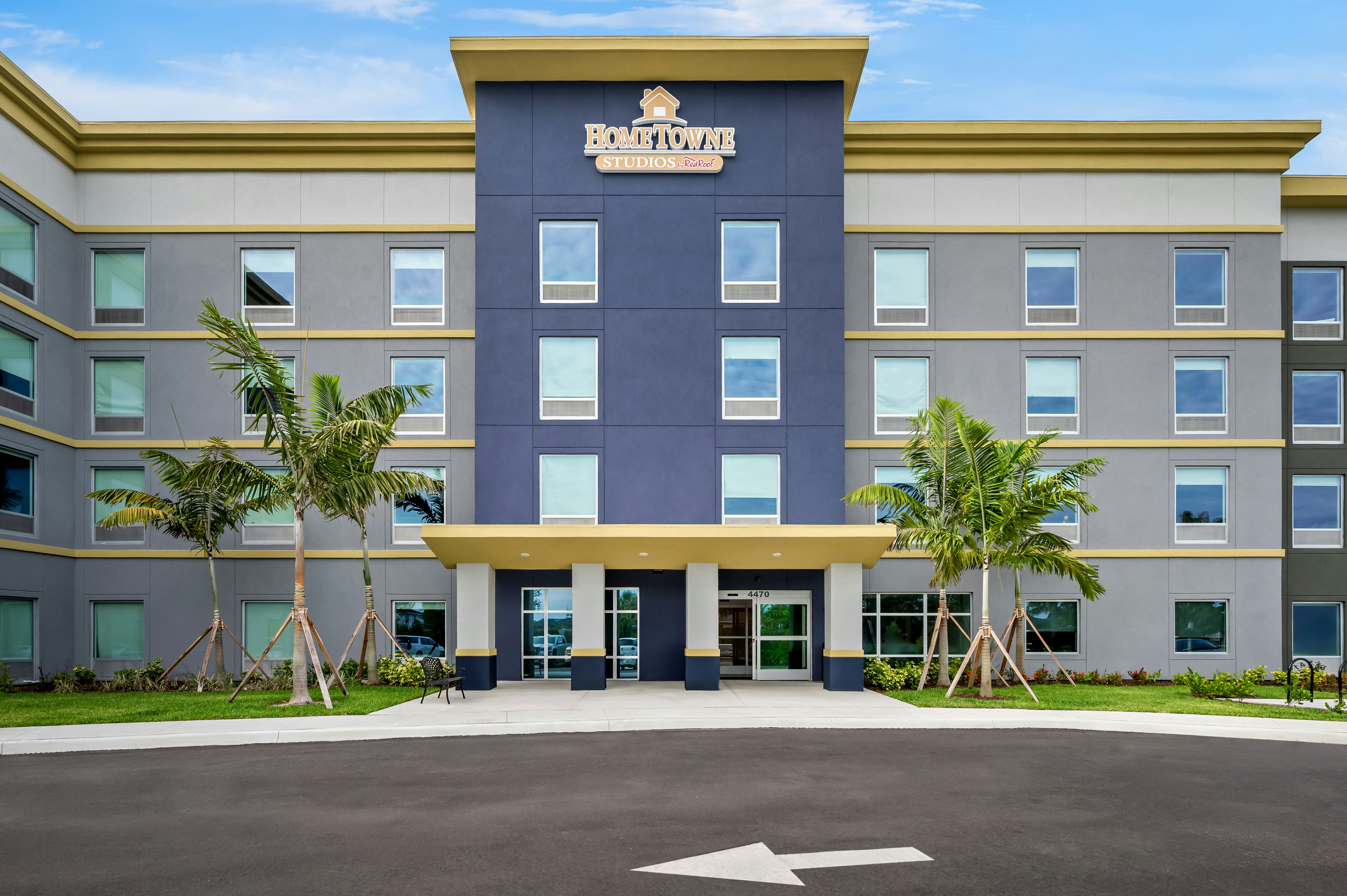hometowne studios by red roof fort myers