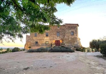 Castillo De Corvinos,,3 star