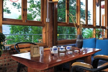 Longji Aplo Leisure B&B,,3 star