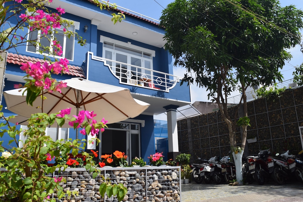 lighthouse boutique hotel