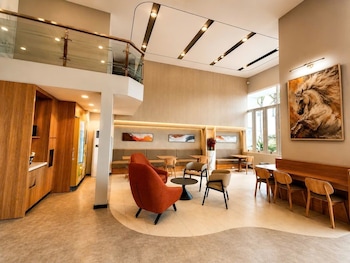 Seven Days Hotel,,3 star