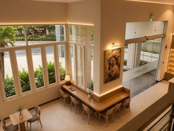 seven days hotel