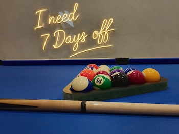 seven days hotel