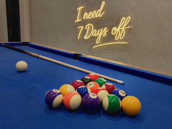 seven days hotel