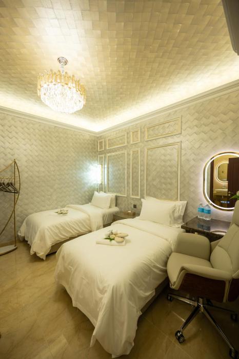 regis by ritz imago mall loft b