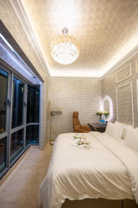 regis by ritz imago mall loft b