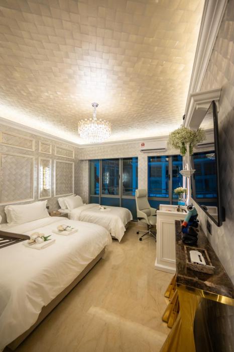 regis by ritz imago mall loft b