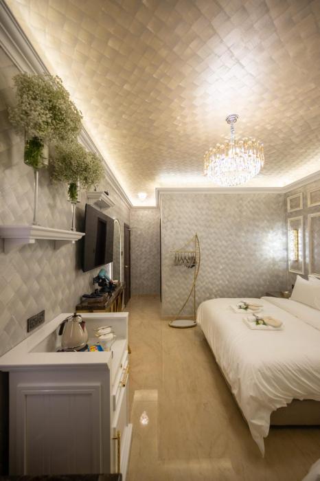 regis by ritz imago mall loft b