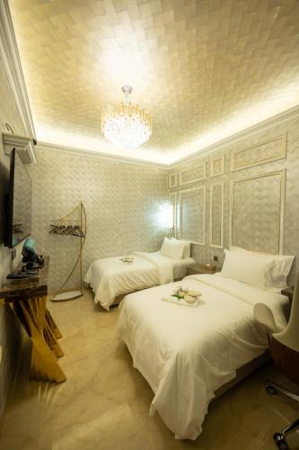 regis by ritz imago mall loft b