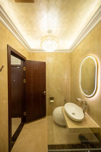 regis by ritz imago mall loft b