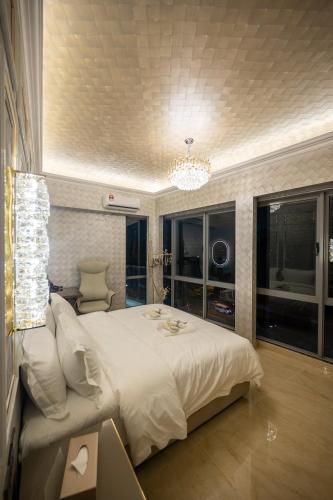 regis by ritz imago mall loft b