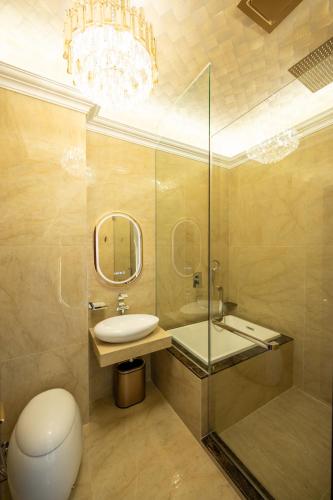 regis by ritz imago mall loft b