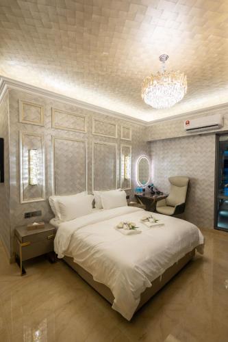 regis by ritz imago mall loft b
