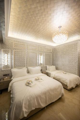 regis by ritz imago mall loft b