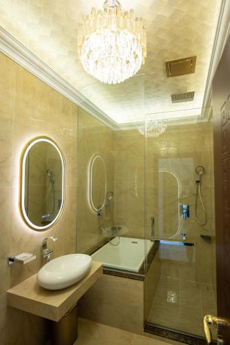 regis by ritz imago mall loft b