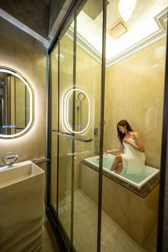regis by ritz imago mall loft b