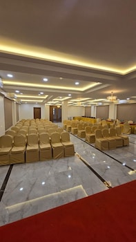 p k unicorn hotel and banquet