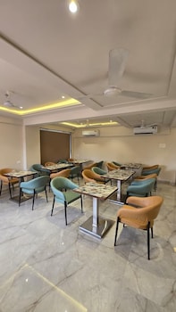 P K Unicorn Hotel & Banquet,,3 star