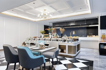 xana deluxe international hotel guangzhou east railway station branch free shuttle bus to canton fair complex during canton fair period